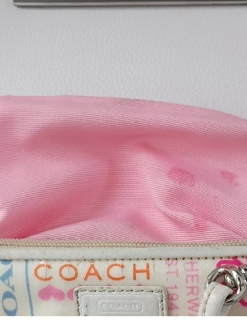 COACH Vintage Multicolor Signature Heart & Bow Wristlet With Hangtag - Picture 2 of 9
